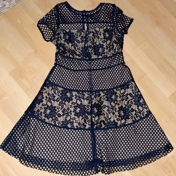 US ANGELS Girls' Color Block Lace Panel Dress in Navy size 14 gently preloved - Picture 5 of 11